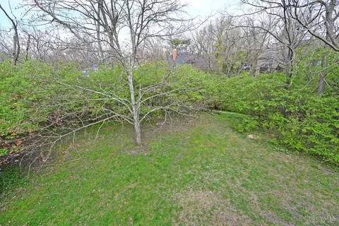 Exterior - 6897 Fox Hill Ln, Cincinnati, OH 45236 photo 8 of 11