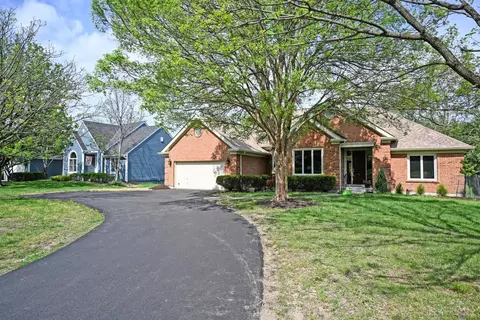 Exterior - 6897 Fox Hill Ln, Cincinnati, OH 45236 photo 3 of 11