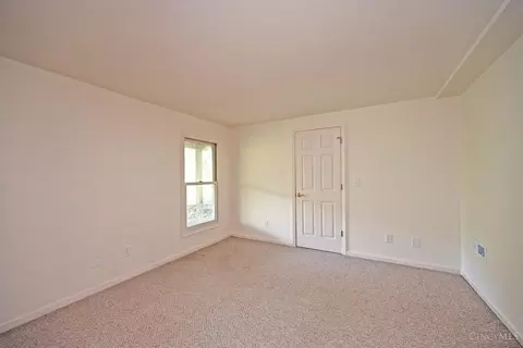 Bedroom - 6897 Fox Hill Ln, Cincinnati, OH 45236 photo 6 of 8