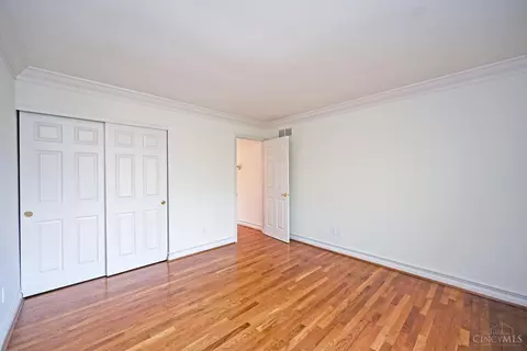 Bedroom - 6897 Fox Hill Ln, Cincinnati, OH 45236 photo 5 of 8