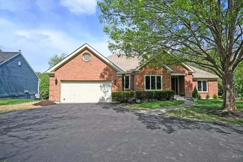6897 Fox Hill Ln, Cincinnati, OH 45236