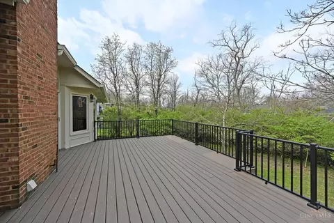 Exterior - 6897 Fox Hill Ln, Cincinnati, OH 45236 photo 6 of 11