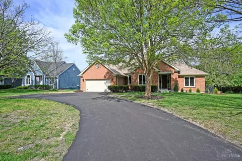 Exterior - 6897 Fox Hill Ln, Cincinnati, OH 45236 photo 2 of 11