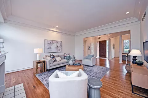 Living - 6897 Fox Hill Ln, Cincinnati, OH 45236 photo 4 of 5