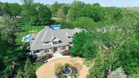 7710 Indian Hill Rd, Cincinnati, OH 45243