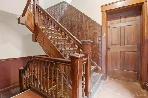 Entry Way - 1801 Chase Ave, Cincinnati, OH 45223 photo 1 of 8