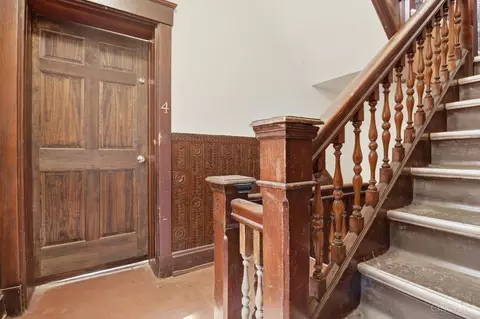 Entry Way - 1801 Chase Ave, Cincinnati, OH 45223 photo 2 of 8