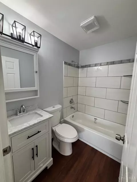Bath - 465 Glenrose Ln, Cincinnati, OH 45244 photo 1 of 1