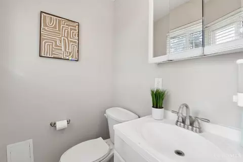 Bath - 712 Danbury Rd, Forest Park, OH 45240 photo 1 of 5