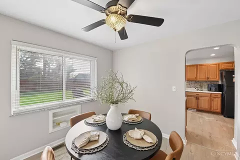 Dining - 712 Danbury Rd, Forest Park, OH 45240 photo 2 of 4