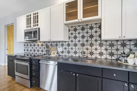 Kitchen - 20 Twelfth St, Cincinnati, OH 45202 photo 2 of 2