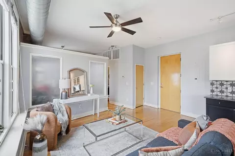 Living - 20 Twelfth St, Cincinnati, OH 45202 photo 2 of 2