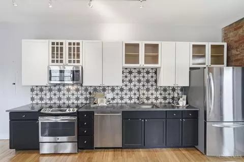 Kitchen - 20 Twelfth St, Cincinnati, OH 45202 photo 1 of 2