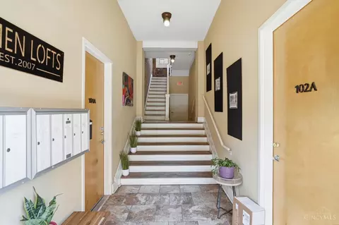 Entry Way - 20 Twelfth St, Cincinnati, OH 45202 photo 1 of 2