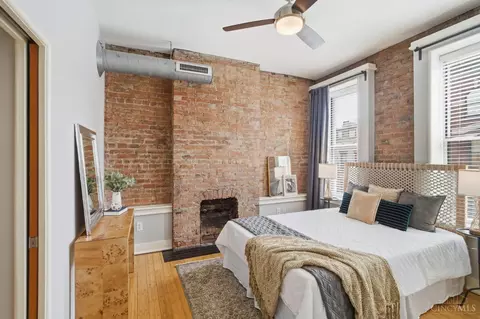 Bedroom - 20 Twelfth St, Cincinnati, OH 45202 photo 1 of 2