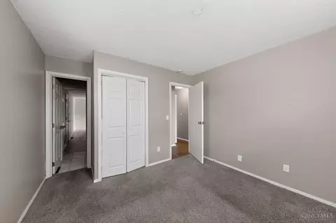 Bedroom - 1990 Bluehill Dr, Cincinnati, OH 45240 photo 4 of 4