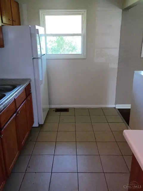 1290 Aldrich Ave, Cincinnati, OH 45231 photo 4