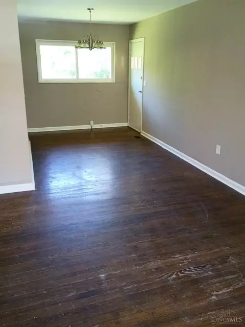 1290 Aldrich Ave, Cincinnati, OH 45231 photo 2