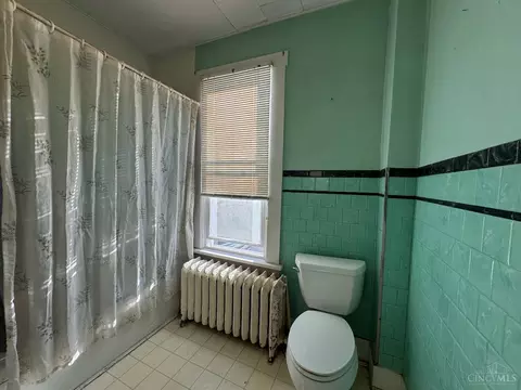 Bath - 405 Main St, Blanchester, OH 45107 photo 2 of 4