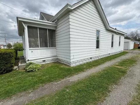 Exterior - 405 Main St, Blanchester, OH 45107 photo 4 of 6