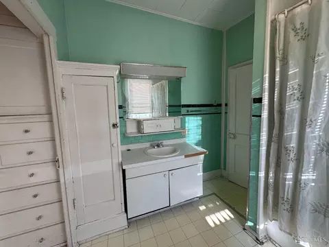 Bath - 405 Main St, Blanchester, OH 45107 photo 3 of 4