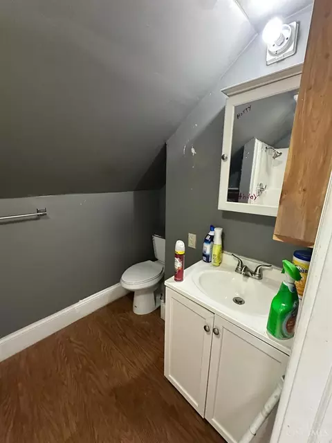 Bath - 208 Walnut St, Williamsburg, OH 45176 photo 5 of 7