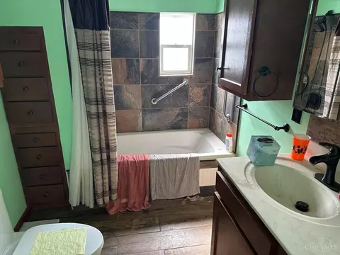 Bath - 208 Walnut St, Williamsburg, OH 45176 photo 1 of 7
