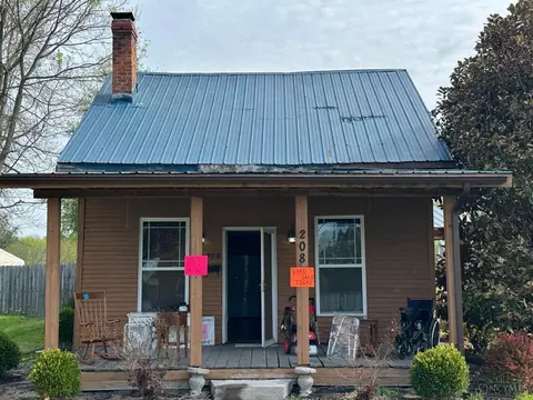 208 Walnut St, Williamsburg, OH 45176