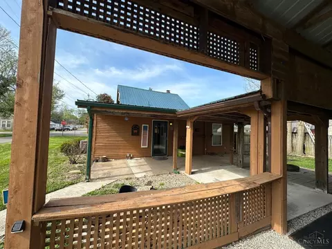 Exterior - 208 Walnut St, Williamsburg, OH 45176 photo 4 of 9