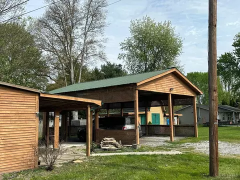 Exterior - 208 Walnut St, Williamsburg, OH 45176 photo 5 of 9