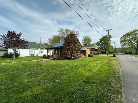 Exterior - 208 Walnut St, Williamsburg, OH 45176 photo 6 of 9