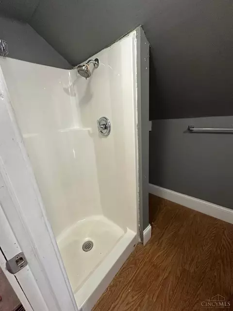 Bath - 208 Walnut St, Williamsburg, OH 45176 photo 6 of 7