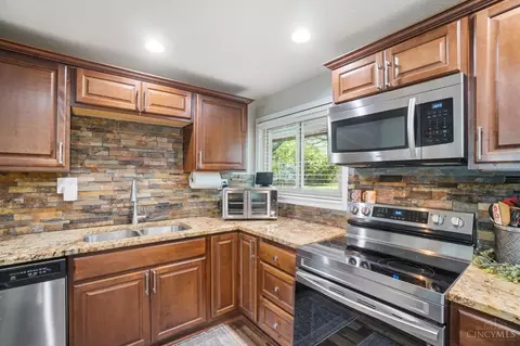 Kitchen - 9226 Stephanie St, Centerville, OH 45458 photo 2 of 5