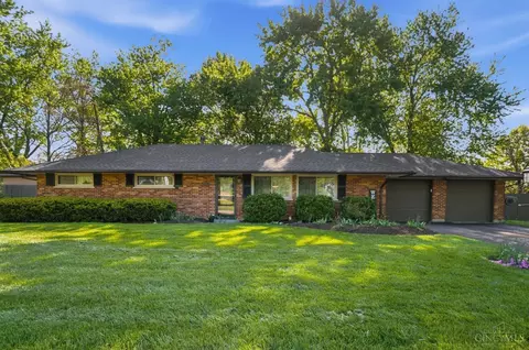 9226 Stephanie St, Centerville, OH 45458