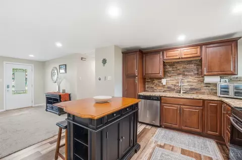 Kitchen - 9226 Stephanie St, Centerville, OH 45458 photo 4 of 5
