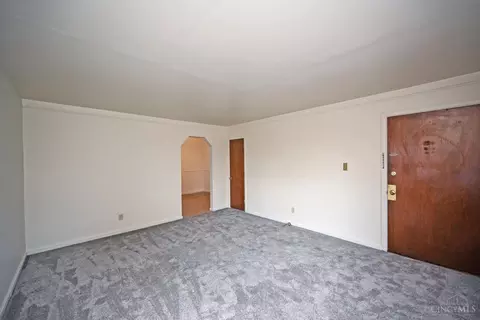 Living - 620 Maple Dr, Reading, OH 45215 photo 2 of 4