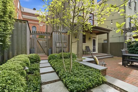 Exterior - 426 Twelfth St, Cincinnati, OH 45202 photo 5 of 12