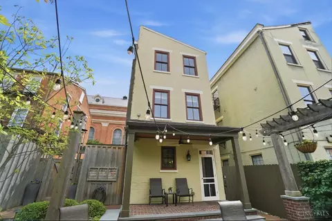Exterior - 426 Twelfth St, Cincinnati, OH 45202 photo 2 of 12