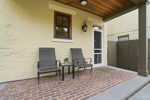 Exterior - 426 Twelfth St, Cincinnati, OH 45202 photo 9 of 12