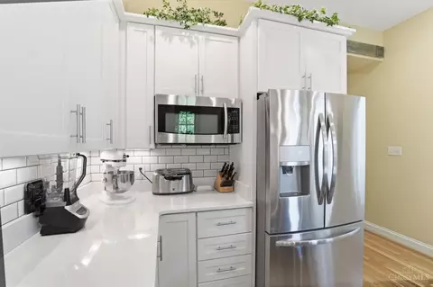Kitchen - 426 Twelfth St, Cincinnati, OH 45202 photo 6 of 7