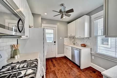 Kitchen - 2853 Markbreit Ave, Cincinnati, OH 45209 photo 1 of 3