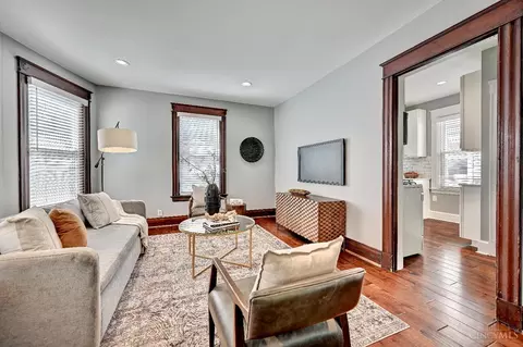 Living - 2853 Markbreit Ave, Cincinnati, OH 45209 photo 1 of 2