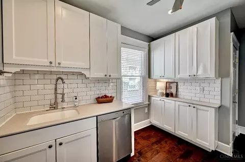Kitchen - 2853 Markbreit Ave, Cincinnati, OH 45209 photo 2 of 3