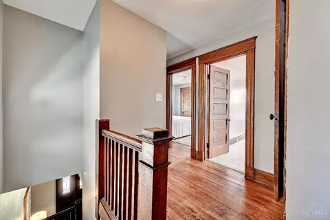 Entry Way - 2853 Markbreit Ave, Cincinnati, OH 45209 photo 5 of 5