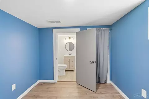 Bedroom - 3352 Bevis Ave, Cincinnati, OH 45207 photo 6 of 7