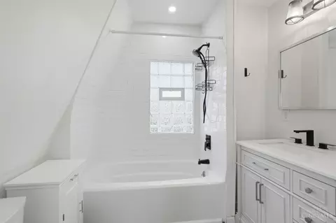 Bath - 3352 Bevis Ave, Cincinnati, OH 45207 photo 2 of 5