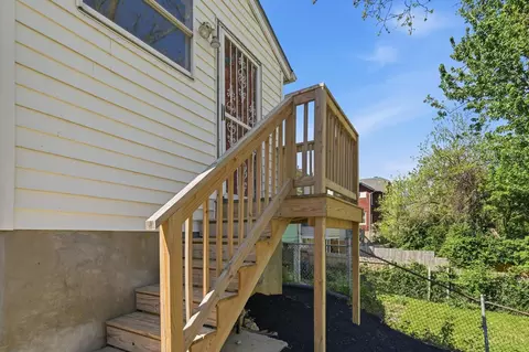 Exterior - 3352 Bevis Ave, Cincinnati, OH 45207 photo 13 of 15