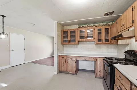 Kitchen - 8796 Neptune Dr, Cincinnati, OH 45231 photo 3 of 3