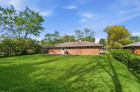 Exterior - 8796 Neptune Dr, Cincinnati, OH 45231 photo 6 of 9