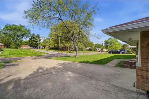 Exterior - 8796 Neptune Dr, Cincinnati, OH 45231 photo 3 of 9